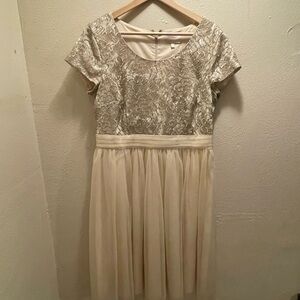 DownEast Silver and Cream Midi Dress